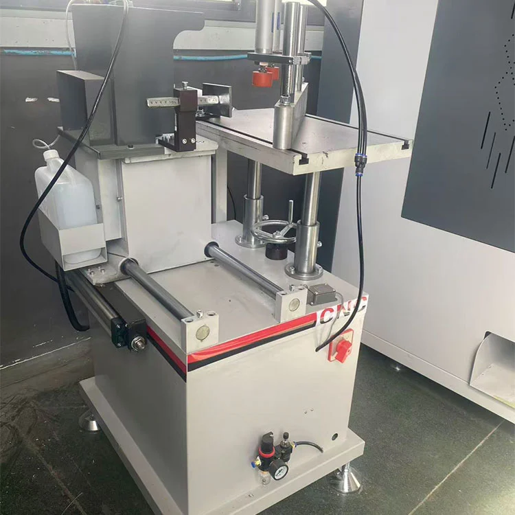 3+1-akse CNC-endefresemaskin i aluminium for termisk bruddvindu