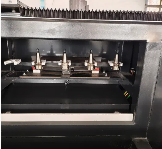 4M CNC maskineringssenter for aluminiumsprofiler
