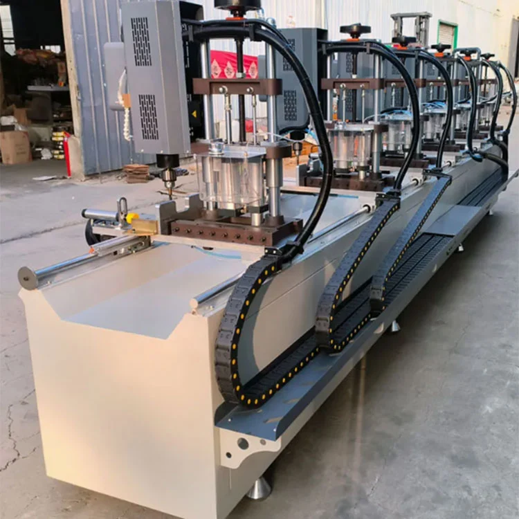 8-spindler CNC gardinveggboremaskin