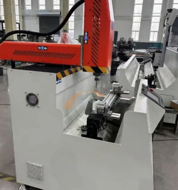 800 mm høystiv presisjons CNC-bearbeidingssenter for industrielle aluminiumsprofiler med store seksjoner